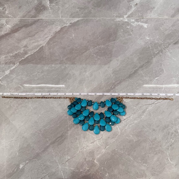 Francesca’s Statement Teardrop Bead Necklace - Picture 9 of 10